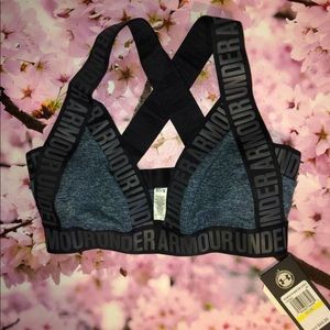 Sports bra nwt under armour size medium women’s